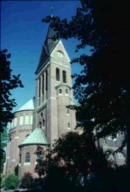 Hl. Kreuz Kirche von der Castroper Str.